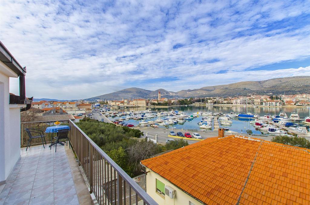Apartments And Rooms Iva Трогир Экстерьер фото