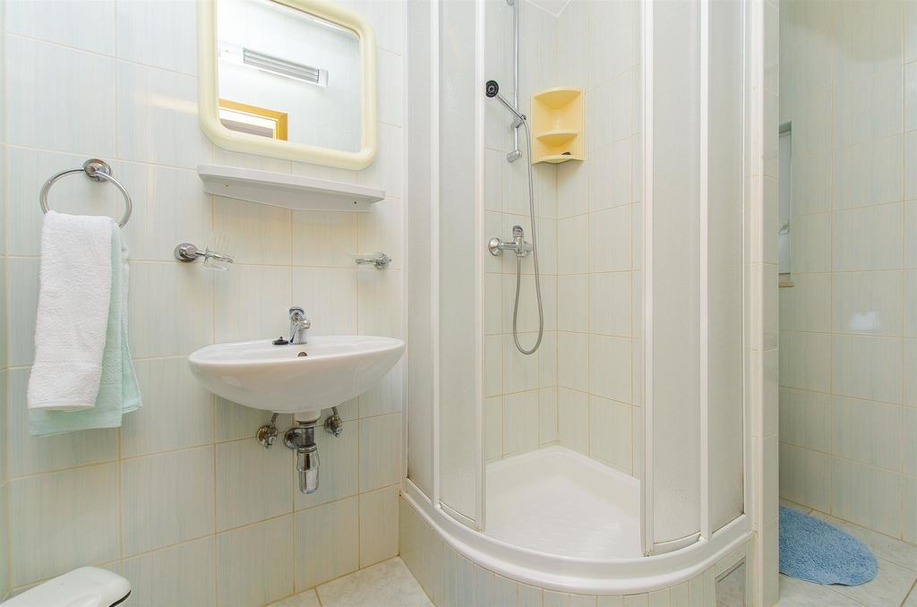 Apartments And Rooms Iva Трогир Экстерьер фото