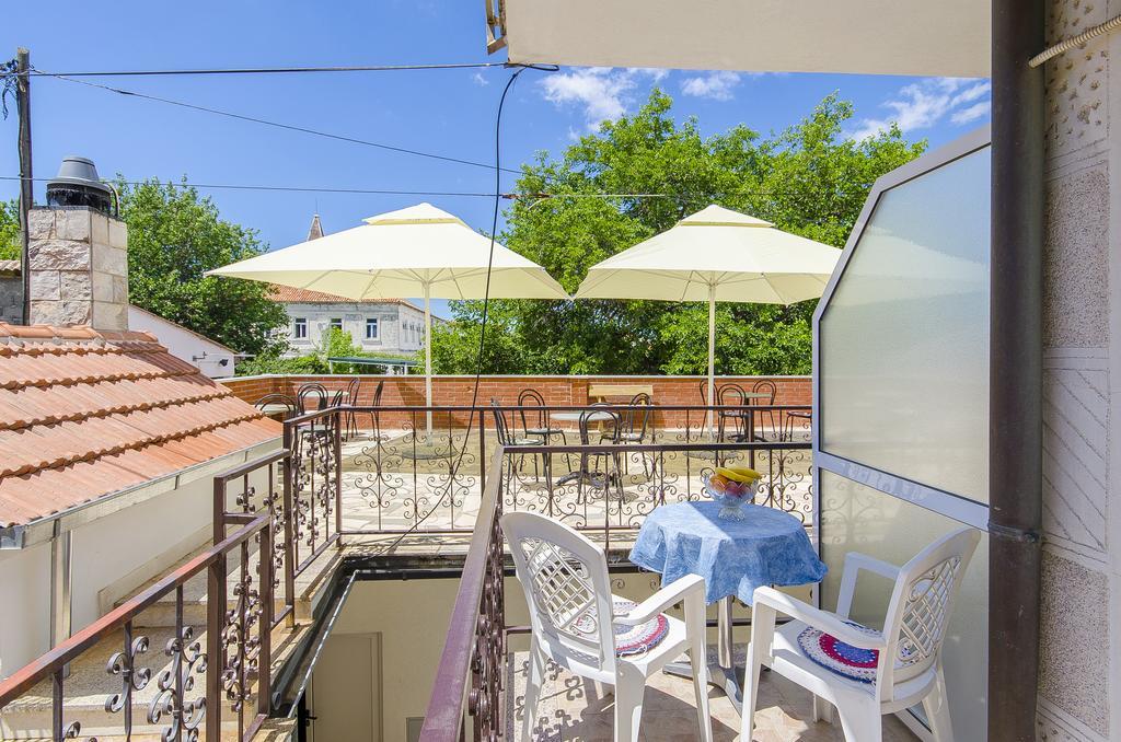 Apartments And Rooms Iva Трогир Экстерьер фото