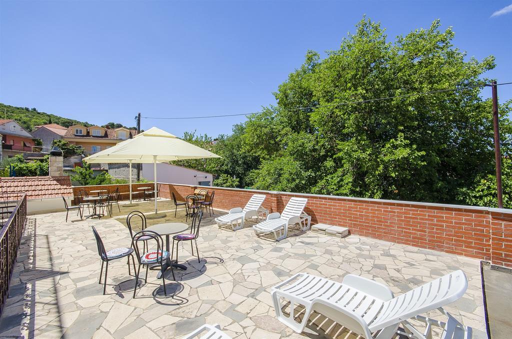 Apartments And Rooms Iva Трогир Экстерьер фото