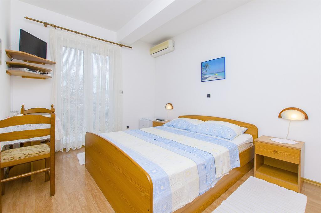Apartments And Rooms Iva Трогир Экстерьер фото