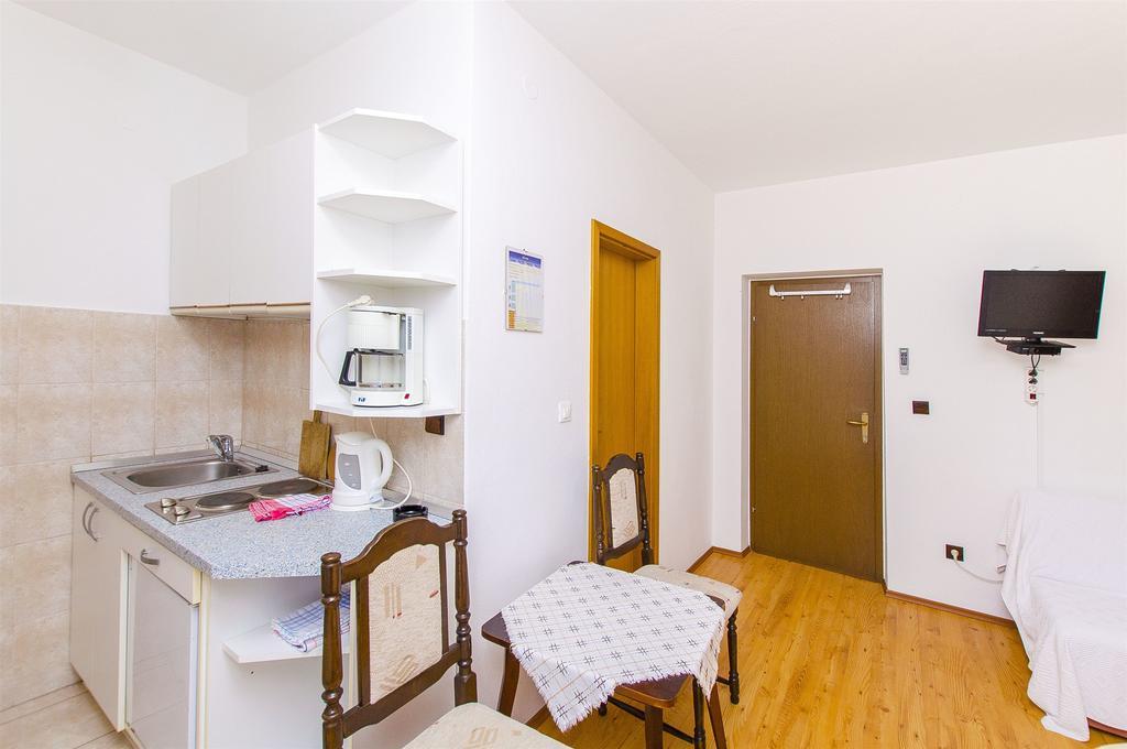 Apartments And Rooms Iva Трогир Экстерьер фото