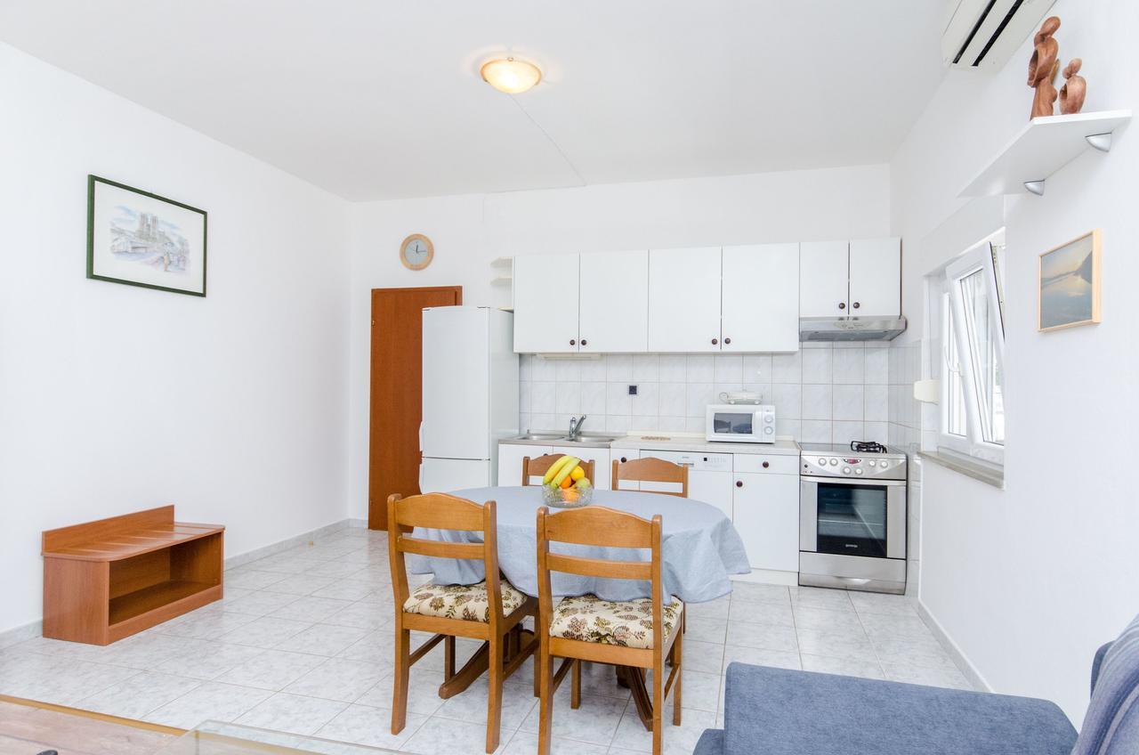 Apartments And Rooms Iva Трогир Экстерьер фото