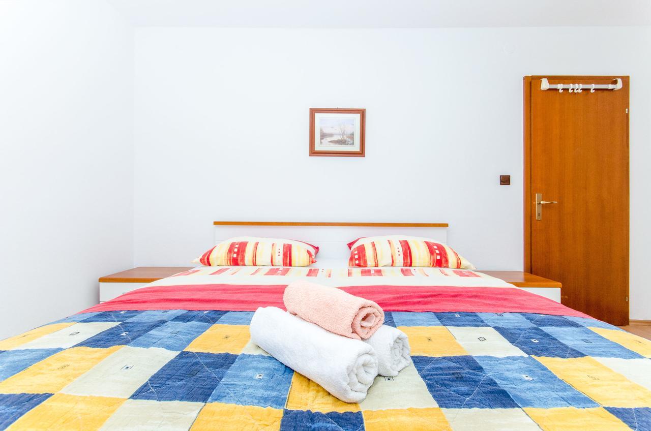 Apartments And Rooms Iva Трогир Экстерьер фото