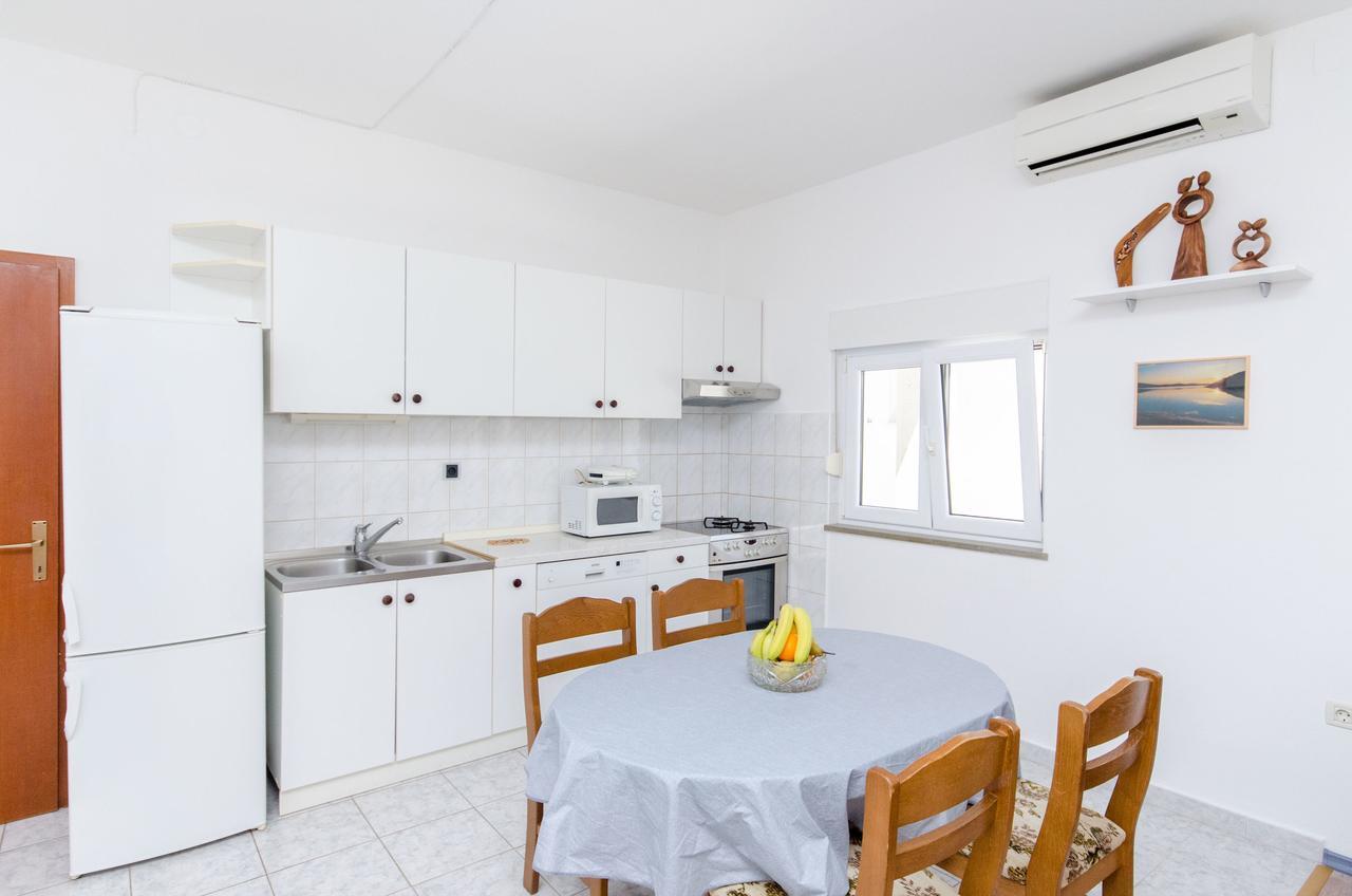 Apartments And Rooms Iva Трогир Экстерьер фото